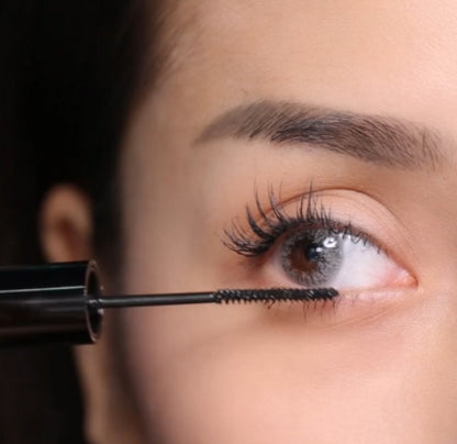 Mascara Waterproof Noir – Volume & Allongement – Tenue 24h
